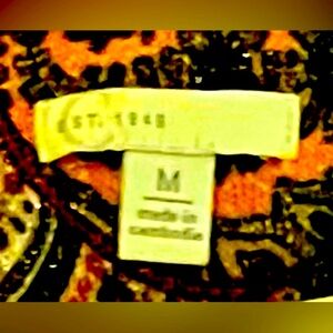 EST. 1946 Thin Sweater with gold & chrome colors